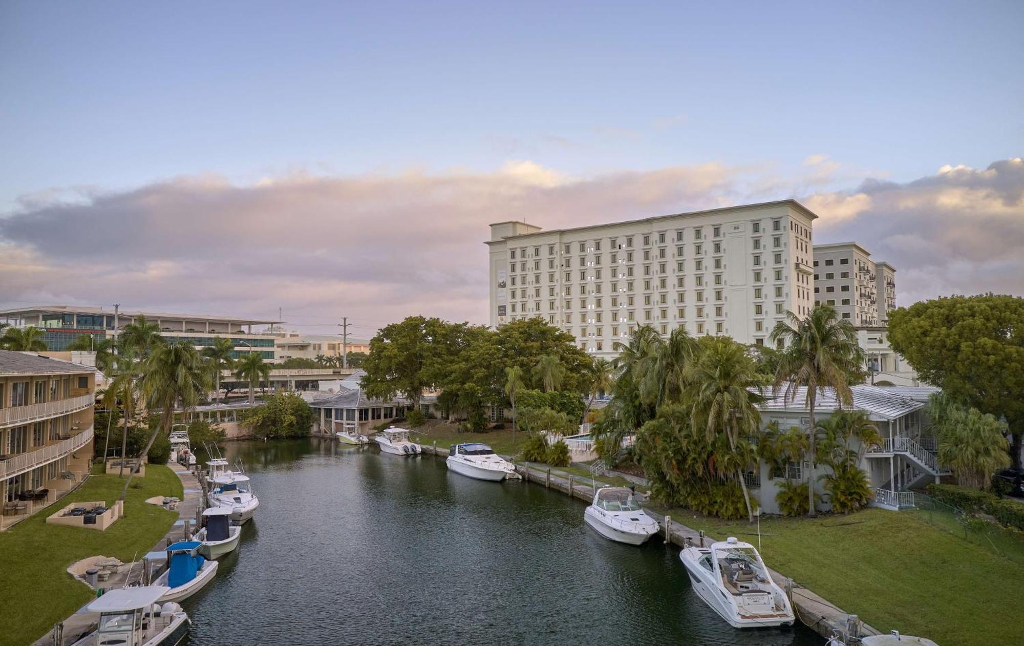 Thesis Hotel Miami Coral Gables, Curio Collection By Hilton Экстерьер фото