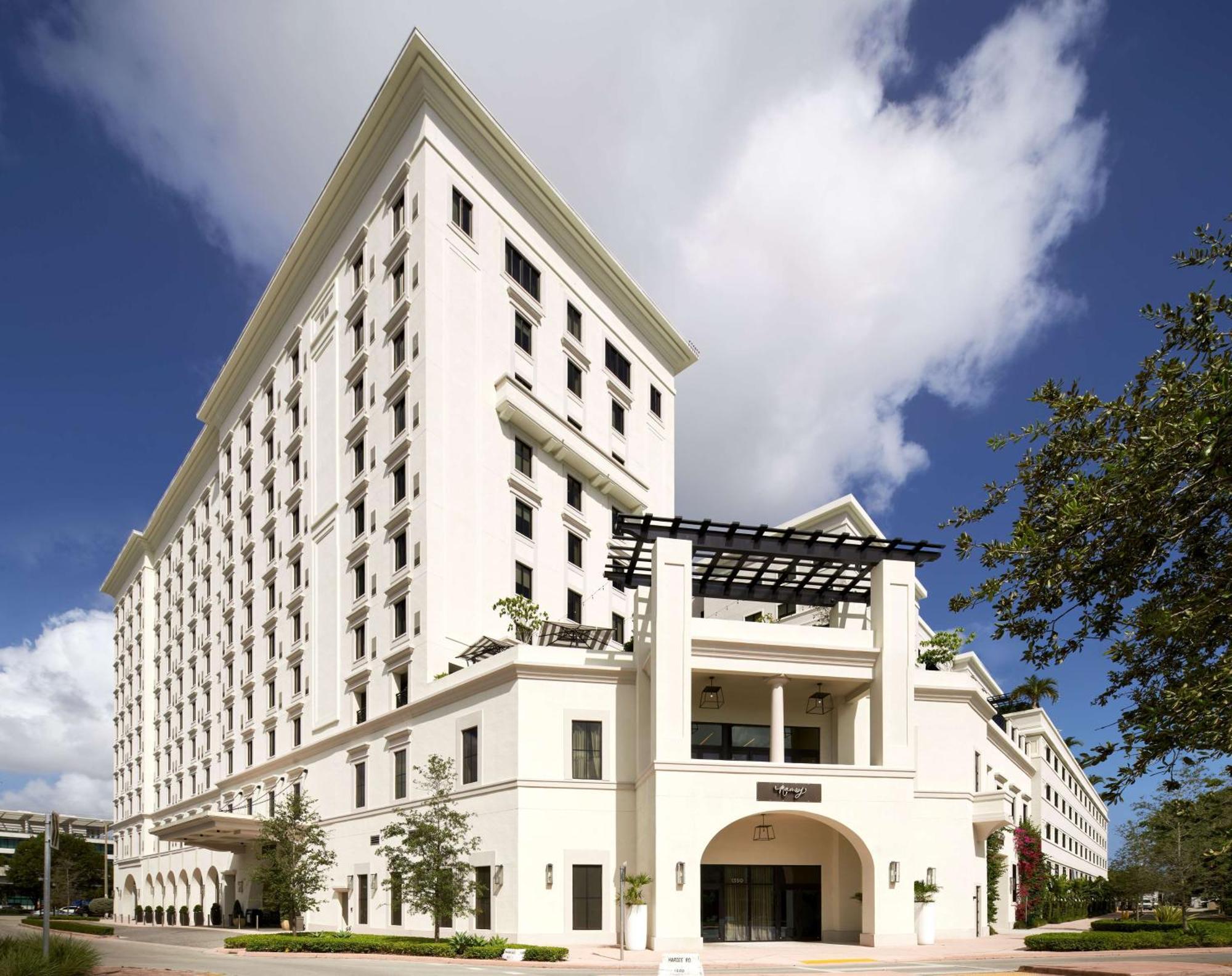 Thesis Hotel Miami Coral Gables, Curio Collection By Hilton Экстерьер фото