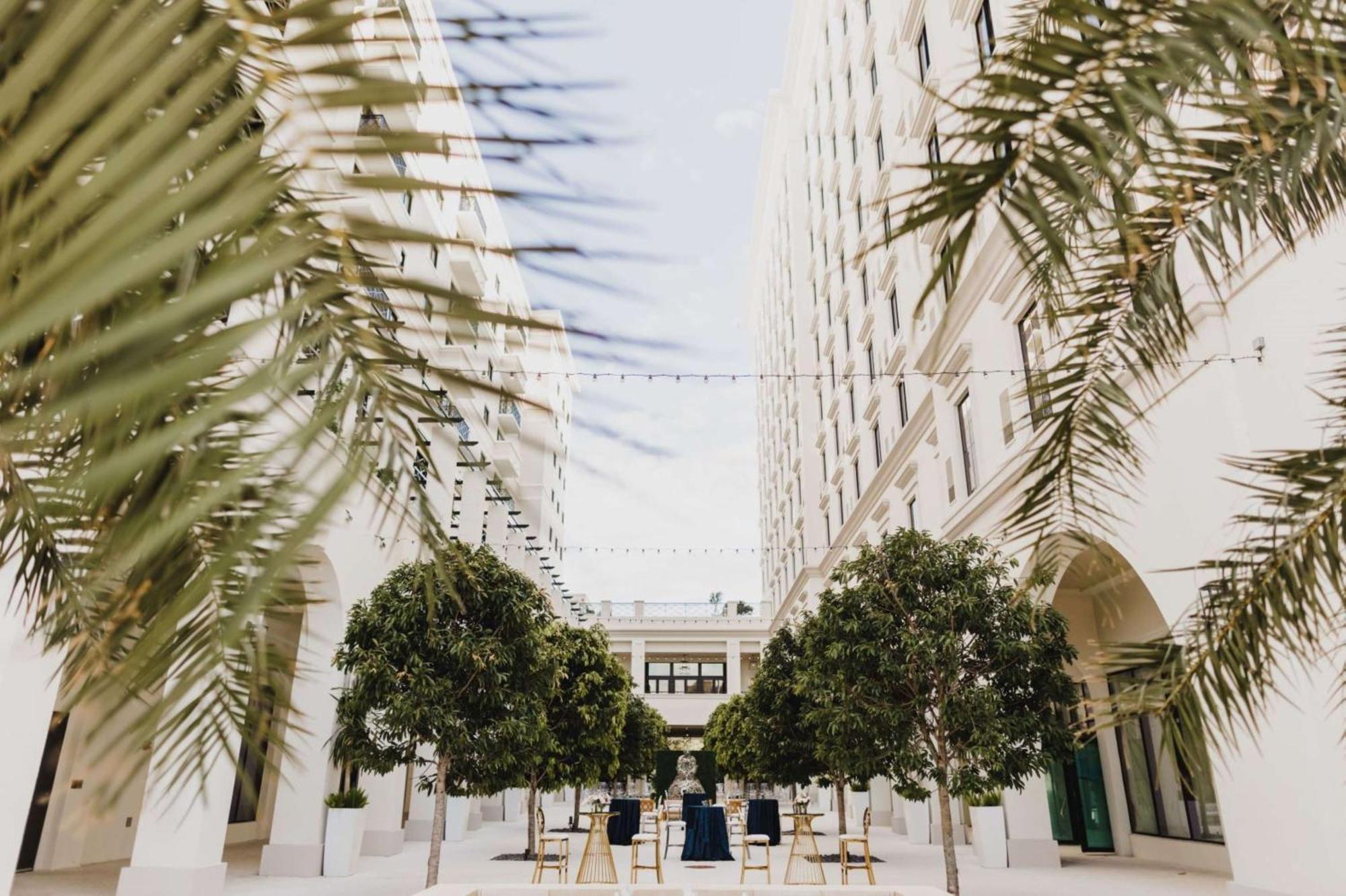 Thesis Hotel Miami Coral Gables, Curio Collection By Hilton Экстерьер фото